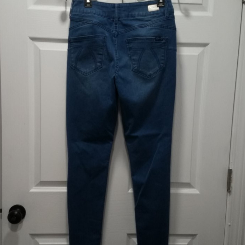 Jean's - Picture 2 of 2